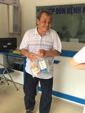 NUTRICARE tổ chức khám, tư vấn, tặng quà cho các gia đình chính sách ở Lạng Sơn.