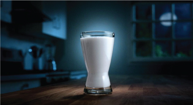 Uống sữa tốt cho sức khỏe người già