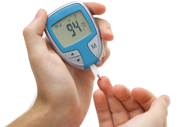 Người bệnh tiểu đường kiểm soát đường huyết