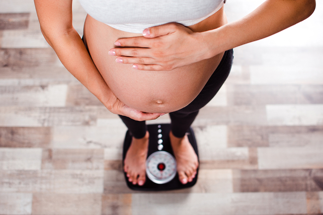 Ăn ổi giúp mẹ bầu thai kỳ kiểm soát tăng cân 