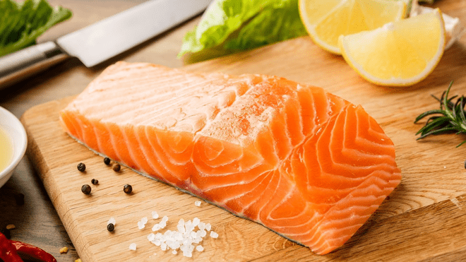 Cá hồi là thực phẩm giàu Omega - 3