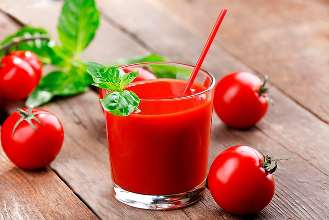 Nước ép cà chua có tác dụng làm giảm mức Cholesterol xấu và tăng cường mức Cholesterol tốt, phòng ngừa các bệnh tim mạch