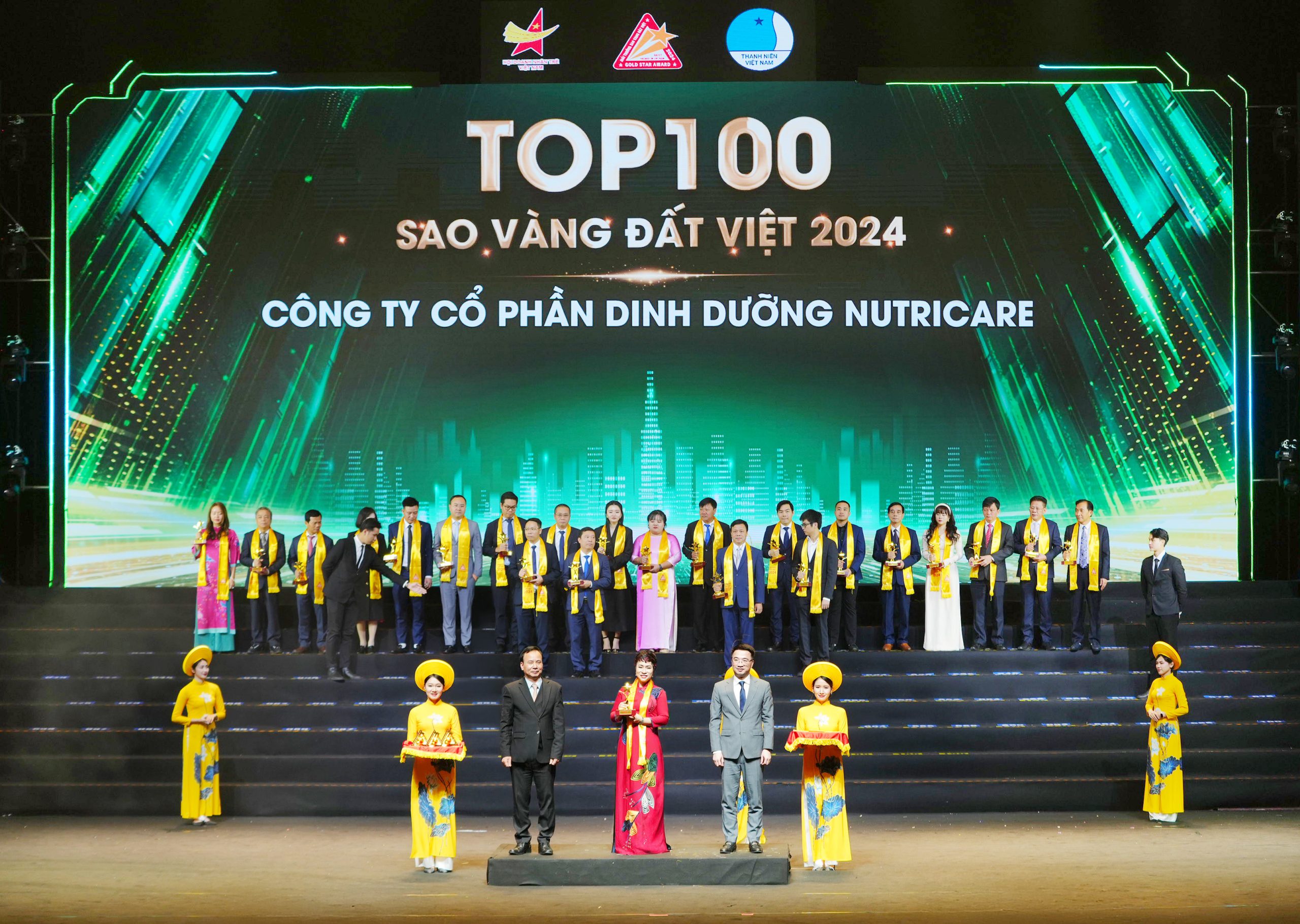 Nutricare đạt TOP 100 Sao Vàng đất Việt, từ giấc mơ dinh dưỡng tới thương hiệu tầm vóc quốc gia