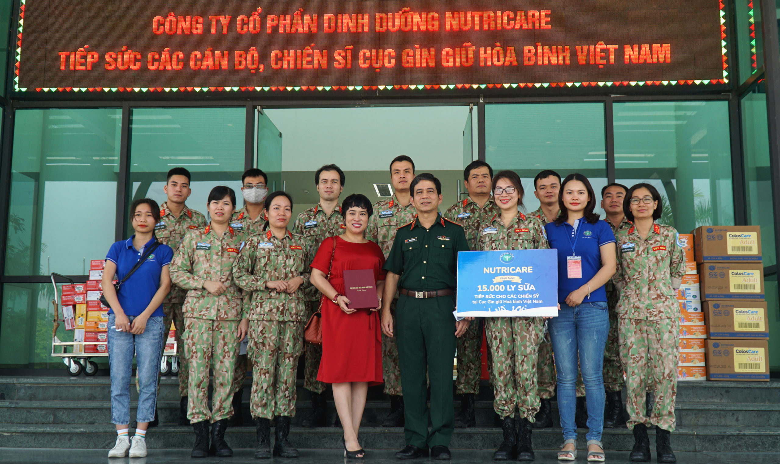 Hơn 120.000 ly sữa được trao tặng trong hành trình “Chung tay cùng cả nước phòng, chống dịch Covid – 19” của Nutricare