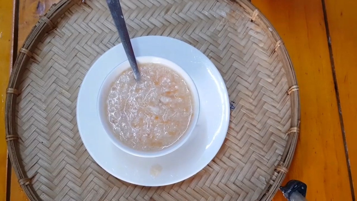 Cháo cá lóc cho bé tăng cân nấu với đậu phụ mềm