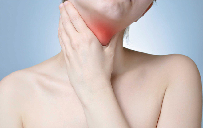 Đau cổ và hạch bạch huyết sưng có thể là triệu trứng của ung thư tuyến giáp