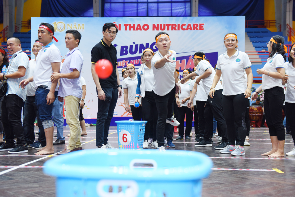 Phần thi ném bóng