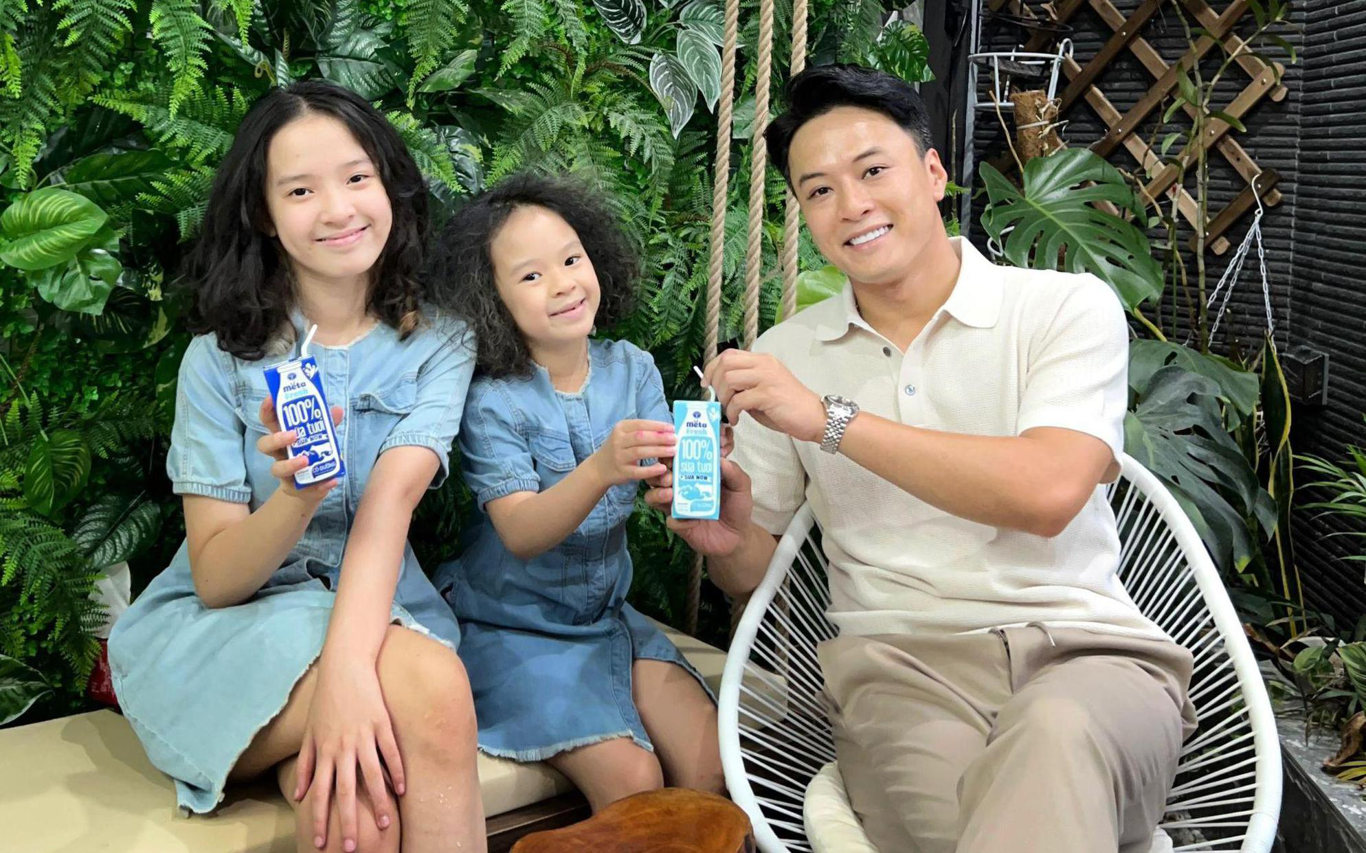 Sao Việt chăm con khéo: Con gái Hồng Đăng tươi tắn như hoa, bạn nhỏ nhà Hương Ly khỏe mạnh tới trường