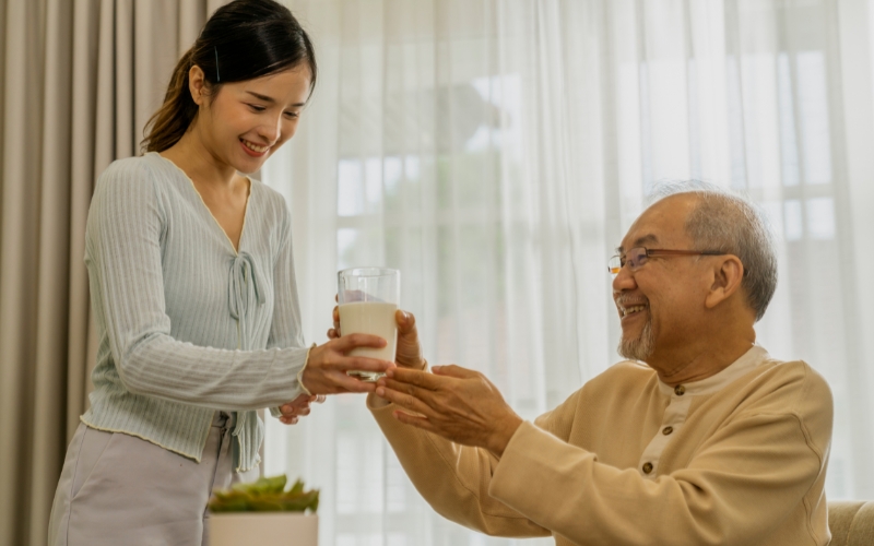 sữa loãng xương cho người lớn tuổi