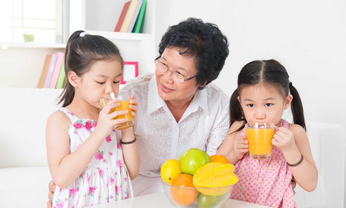 trẻ bị đầy bụng khó tiêu​