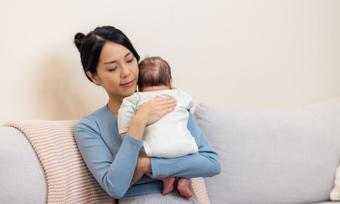 trẻ bị đầy bụng khó tiêu​