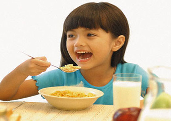 10 Nguyên Tắc Vàng Giúp Trẻ Hết Biếng Ăn