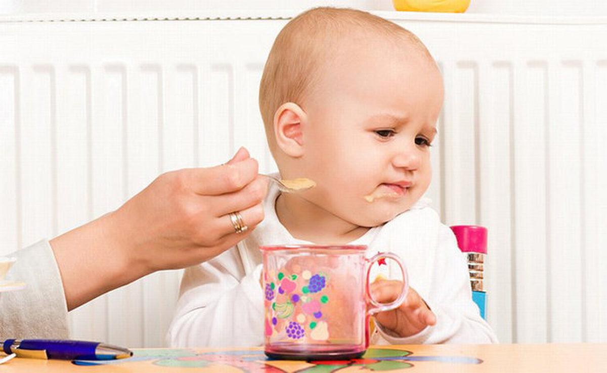 Biếng ăn và nguyên nhân khiến trẻ biếng ăn