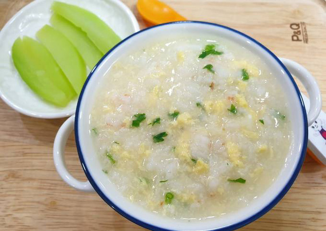 cach-nau-chao-trung-ga-cho-nguoi-gia-1 Cách nấu cháo trứng gà dinh dưỡng cho người già