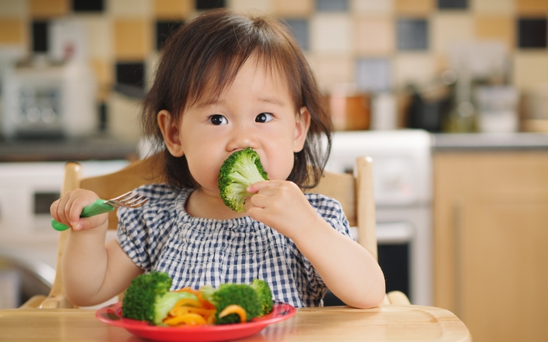 dấu hiệu táo bón ở trẻ