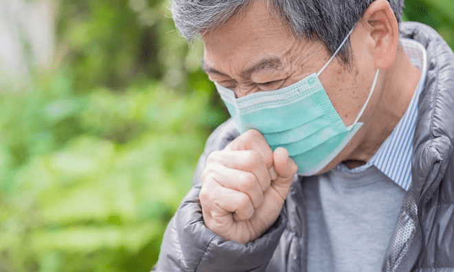 deo-khau-trang Người già viêm phổi nên đeo khẩu trang mỗi khi ra ngoài