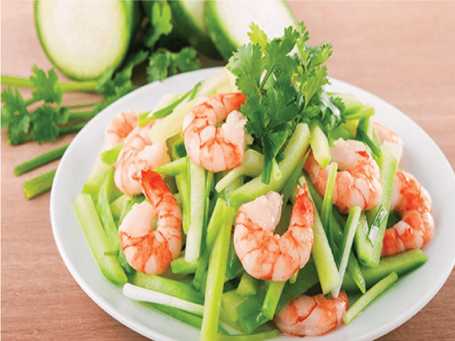 Món măng tây xào tôm chứa nhiều giàu Canxi, Phospho, chất xơ,... tốt cho người già răng yếu