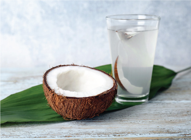 nuoc-dua-thich-hop-cho-nguoi-lon-tuoi Nước dừa là thức uống thích hợp cho người lớn tuổi