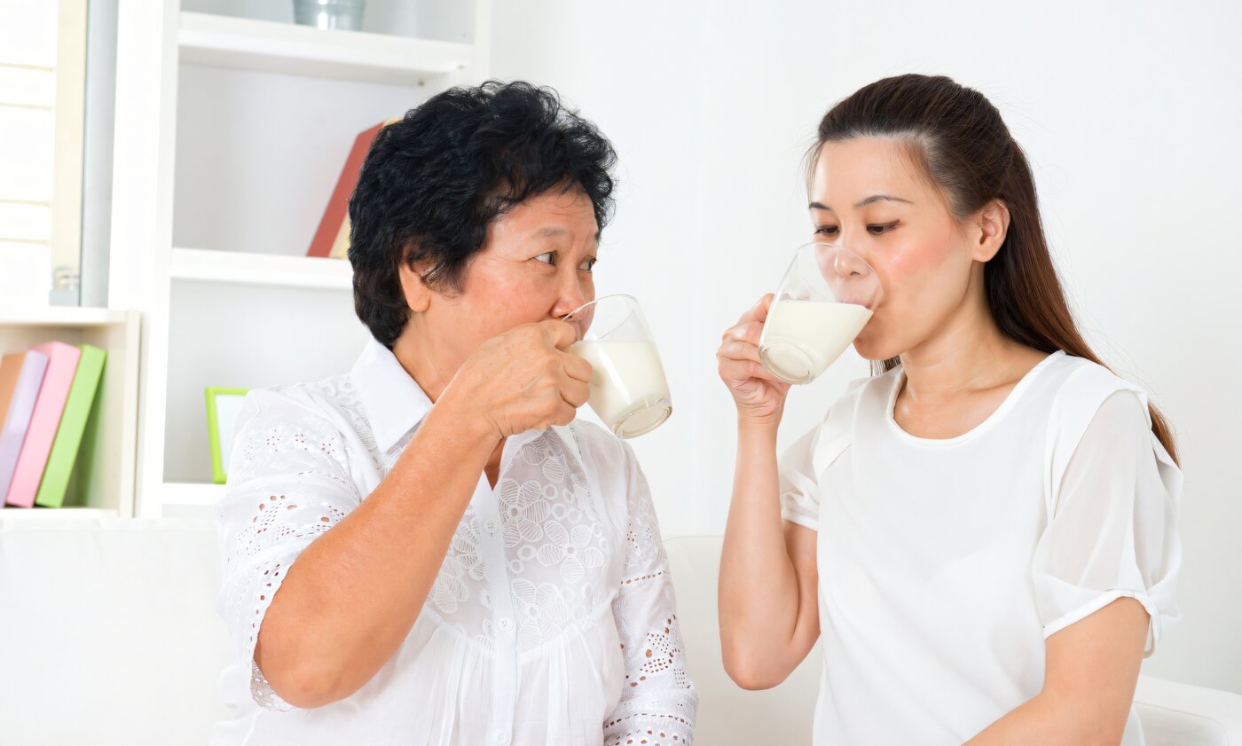 sữa tốt cho xương khớp người trung niên