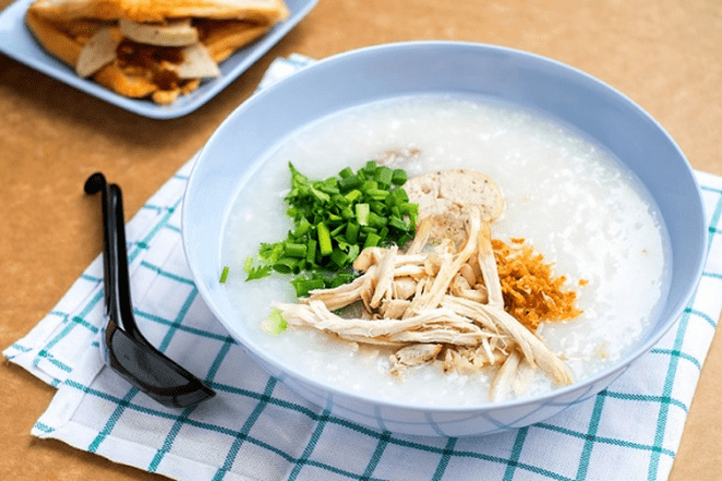 viem-phoi-nen-bo-sung-chao Người cao tuổi bị viêm phổi nên bổ sung cháo gà