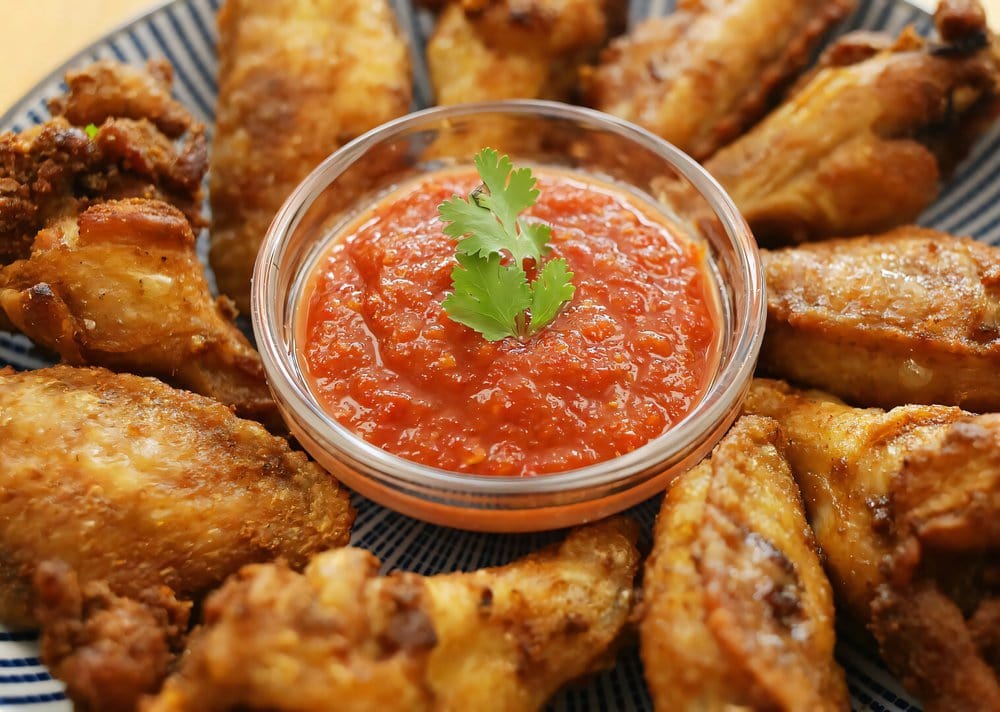 trẻ bị sốt không nên ăn gì