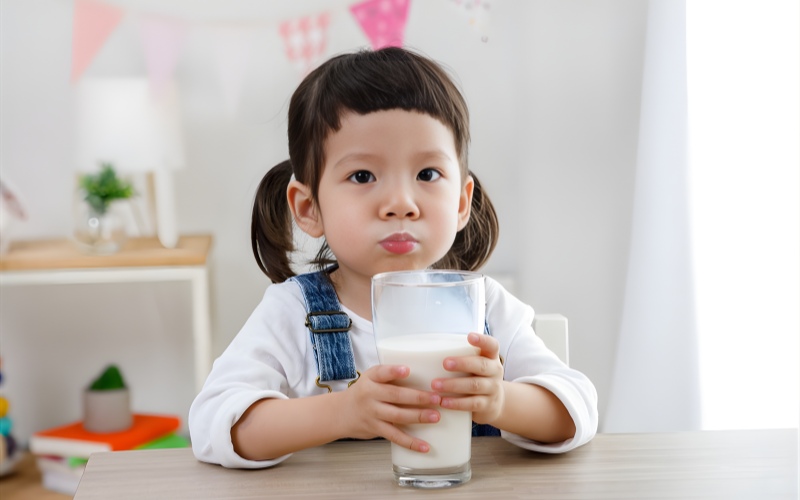 sữa giúp trẻ tăng cân không táo bón