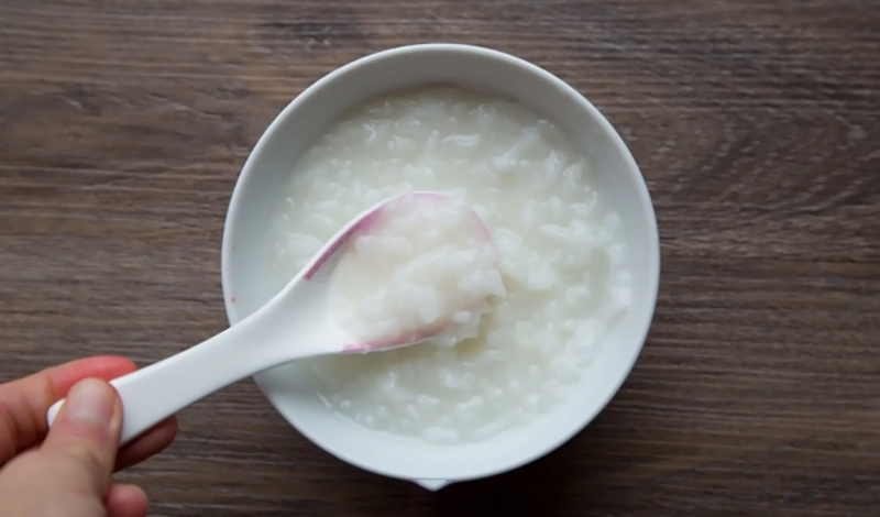 trẻ bị tiêu chảy có ăn sữa chua được không