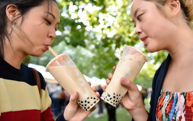 uống trà sữa có mất ngủ không